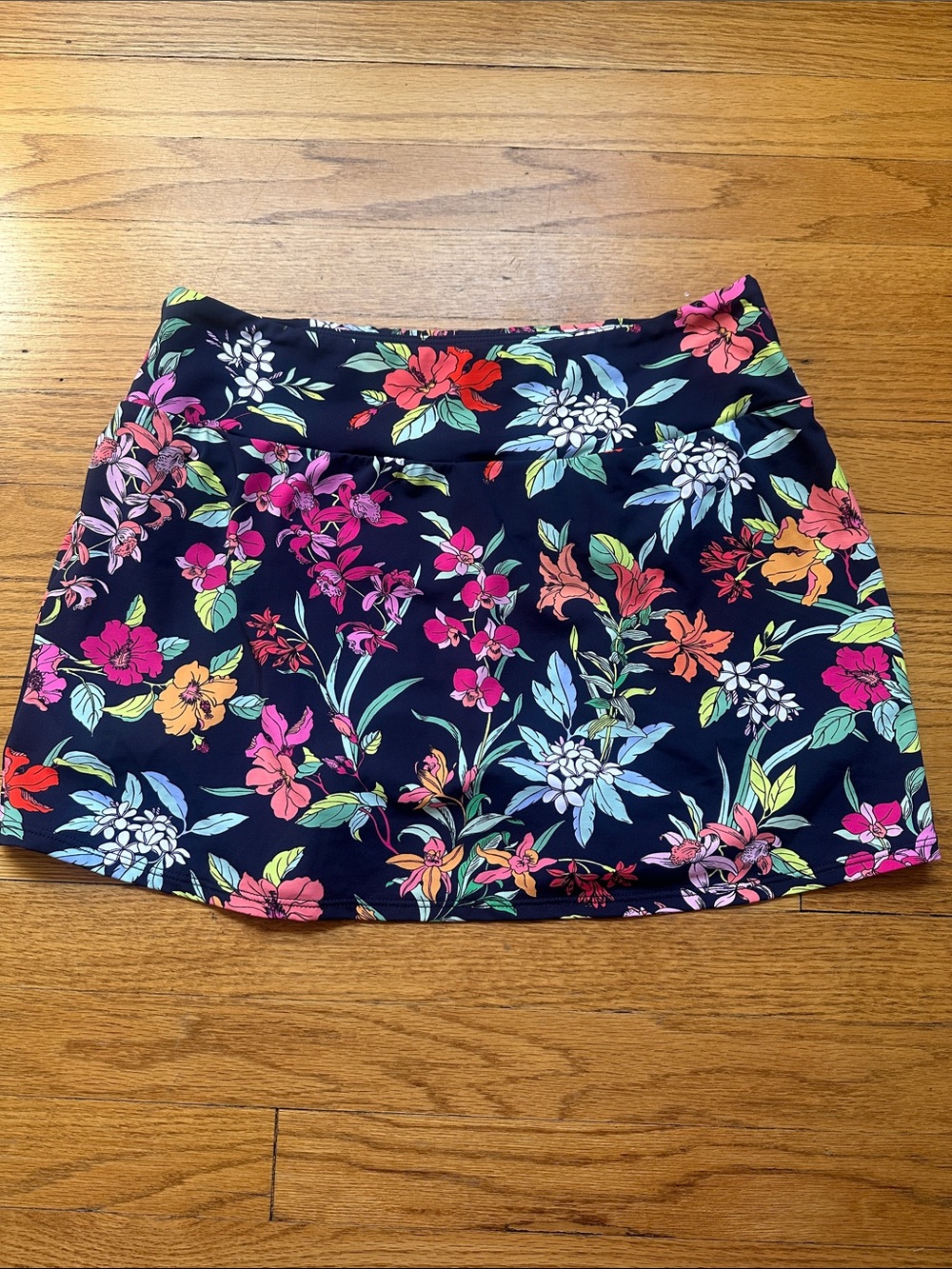 NWT Tommy Bahama Floral Active Skort - Navy with Multicolor Blooms sz S/P